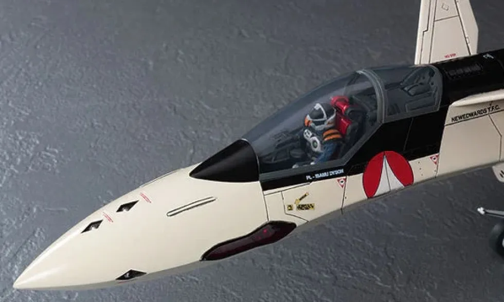 1/48 Macross Plus MC01 YF-19