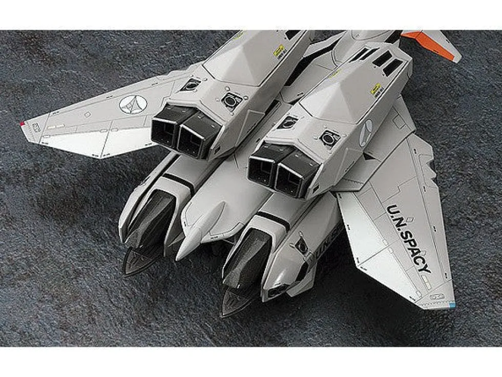 1/72 Macross Plus VF-11B Super Thunderbolt