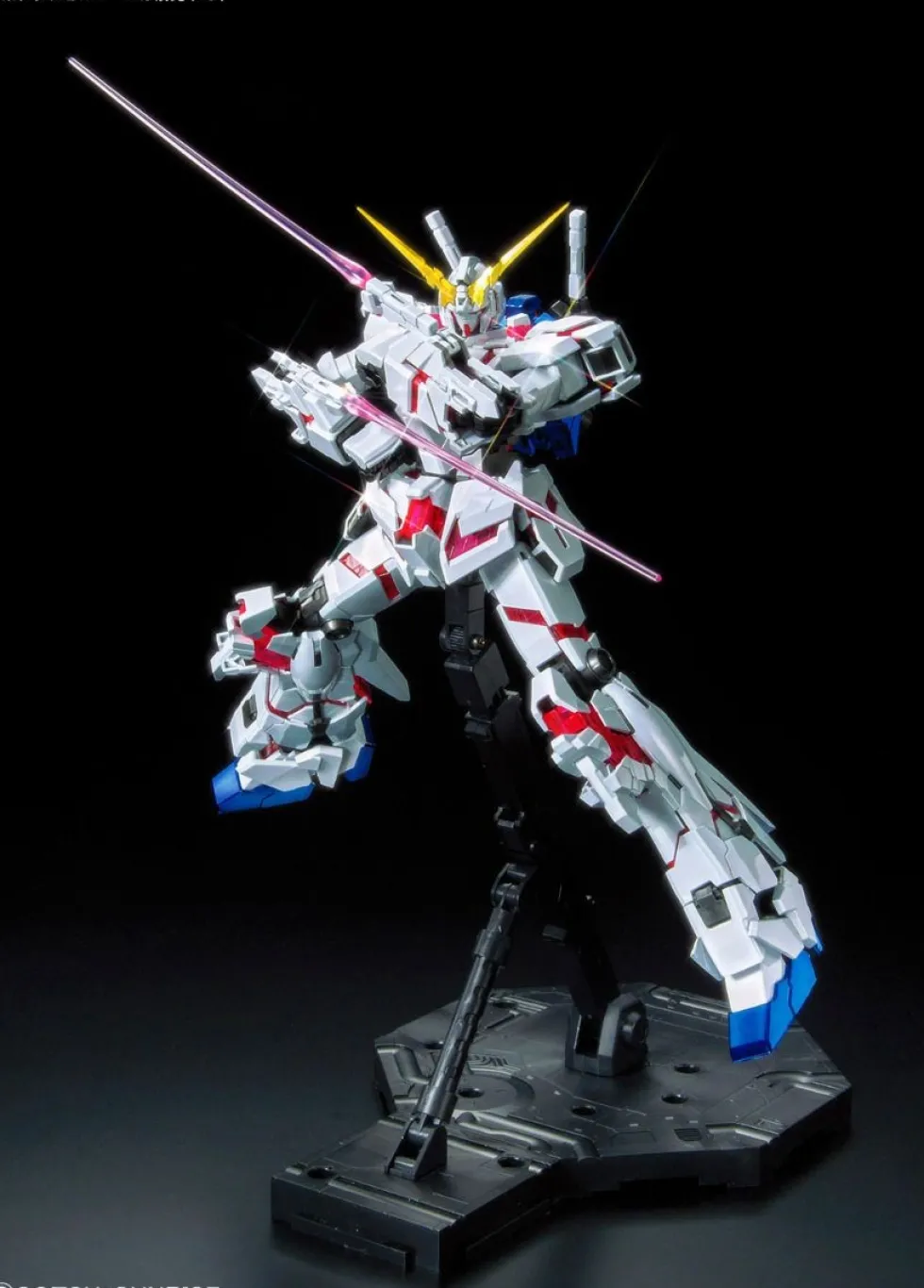 MG RX-0 Unicorn Gundam (Red or Green Twin Frame Edition) (Titanium Finish)