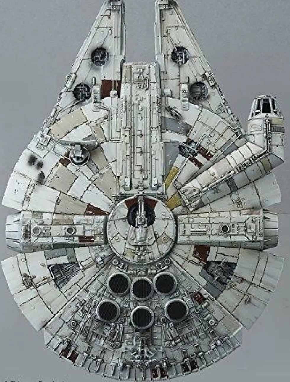1/144 Millennium Falcon (The Force Awakens Ver.)