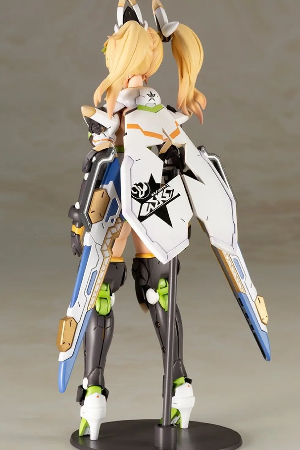 Phantasy Star Online 2 - Gene (Stella Innocent Ver.)