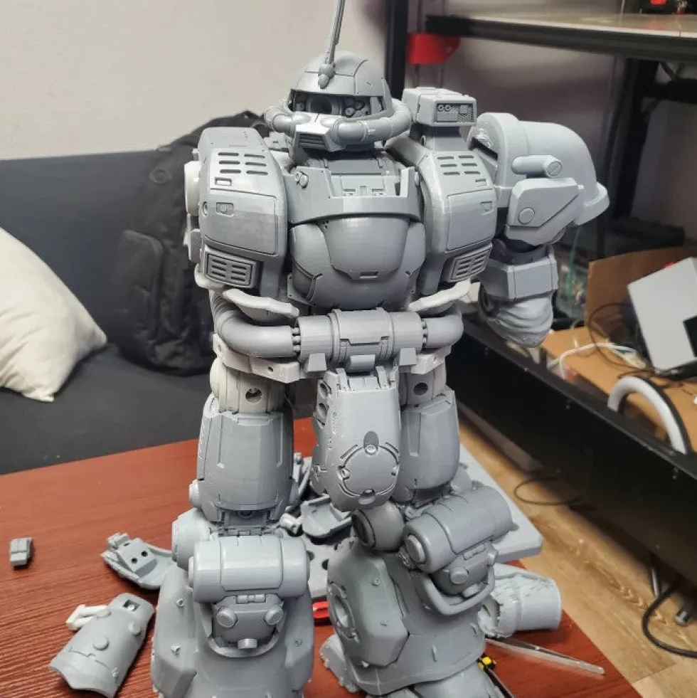 + 1/35 Titan 06 Zaku by Tosashin1028